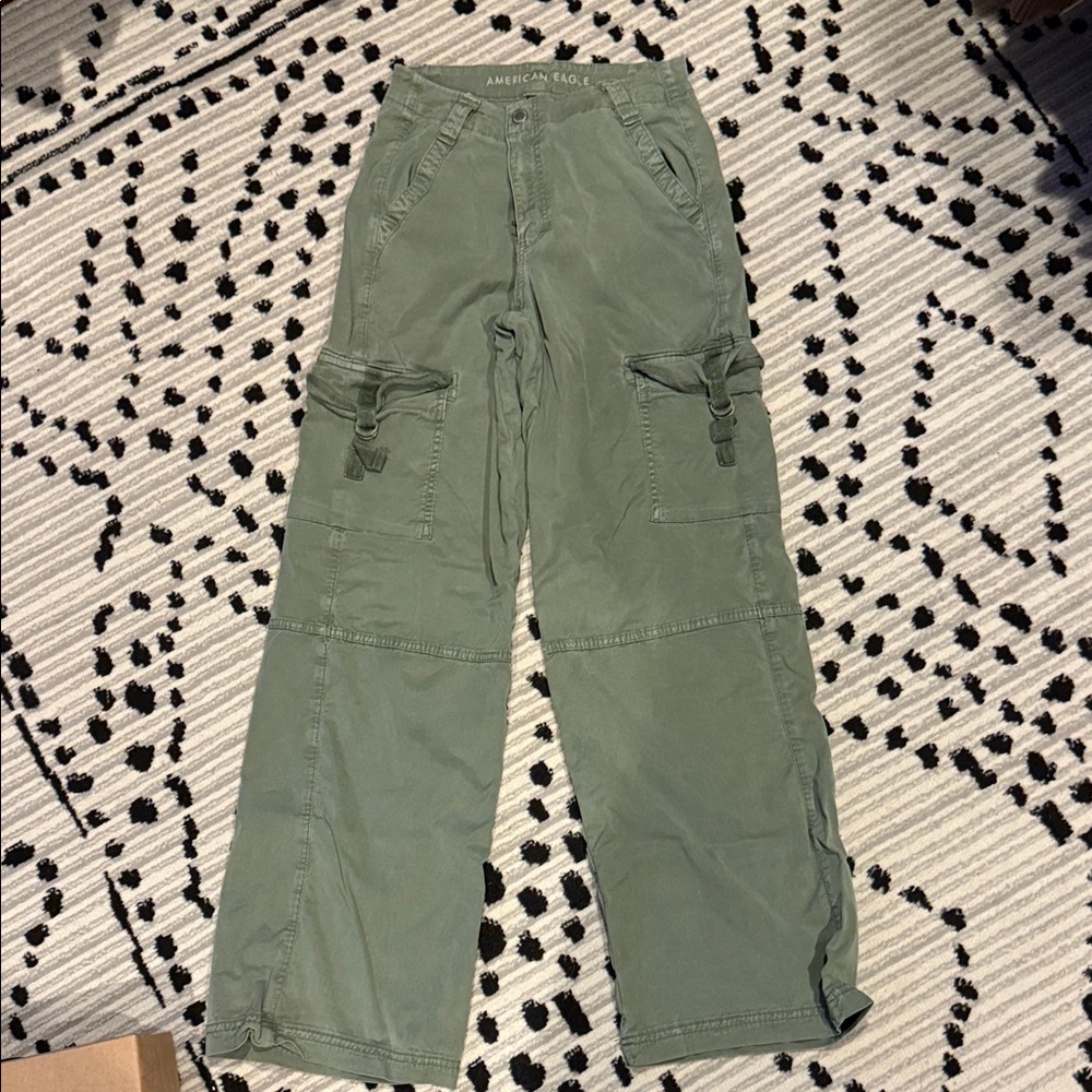 American Eagle Outfitters Women's Green Wide Leg Cargo Pants